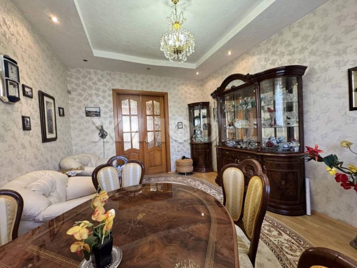 4-комн квартира Ленина проспект, д.57