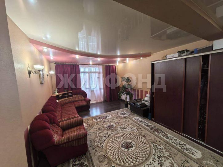 3-комн квартира Вагоностроителей проспект, д.2