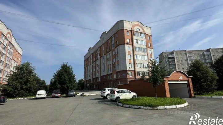 4-комн квартира ул Дружинина, 74,  д. 74